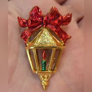 🎄🛍❤️ VINTAGE CHRISTMAS LANTERN BROOCH PIN